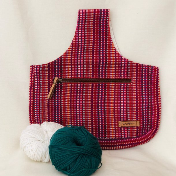 Vvet Strikkepose - Knit&Go - Woven - Mauds Collection R&oslash;de Toner