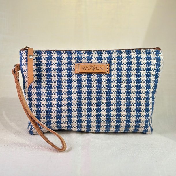 V�vet Clutch 2.0 - Woven - Mauds Collection Bl&aring;/Hvid
