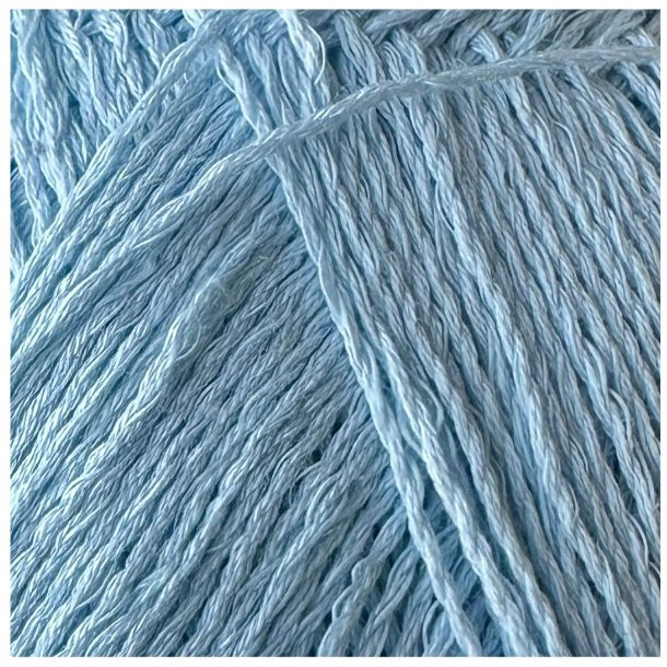 New Arezzo - Hjertegarn 5105 Lys Bl&aring;