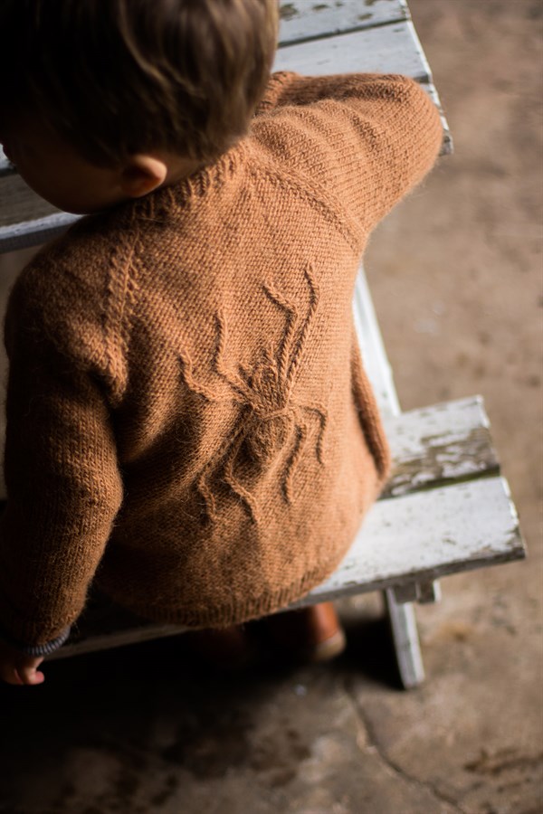 Strikkekit - Edderkop cardigan fra CaMaRose
